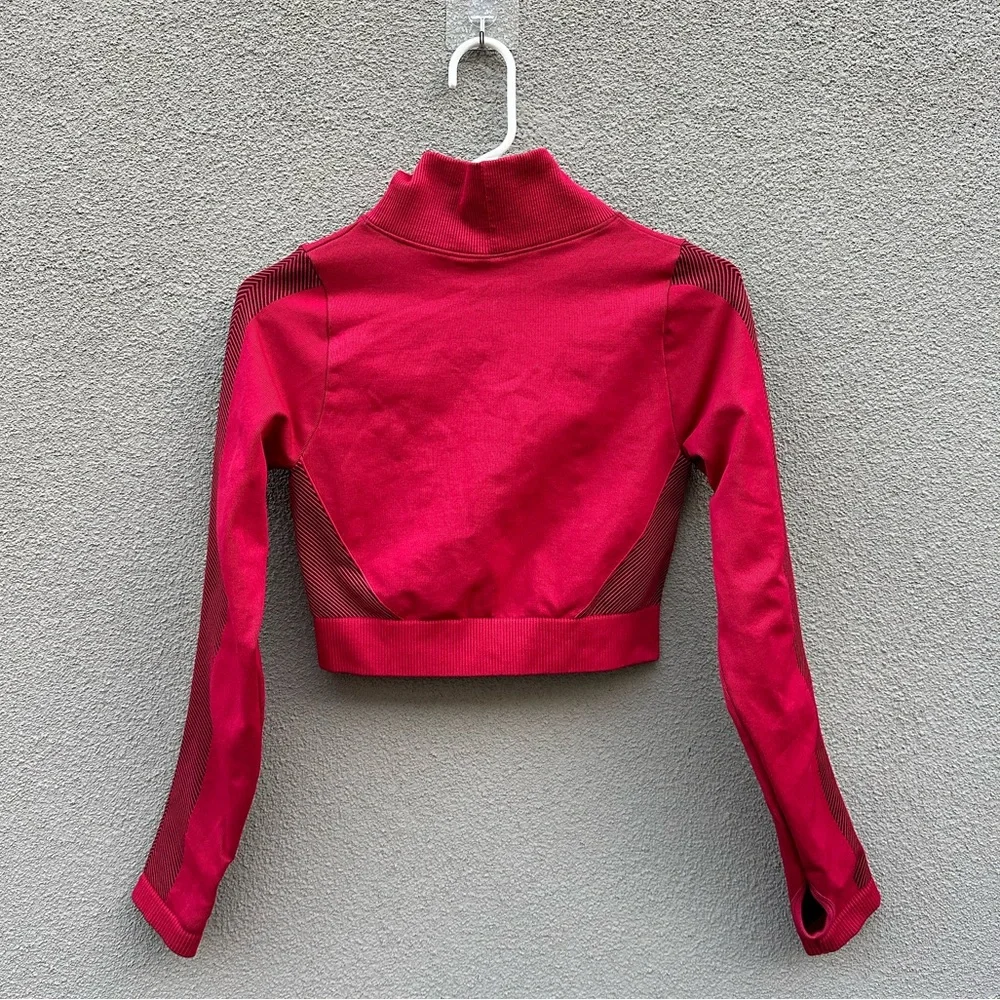 Seamless Cropped Athletic Workout Jacket - Picture 4 of 5